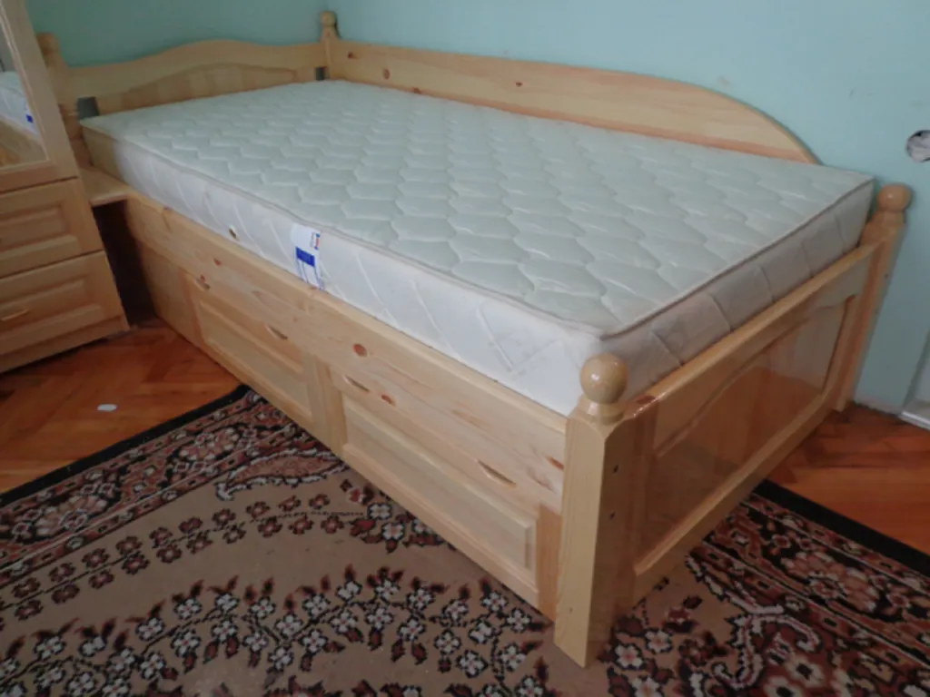 Легло с механизъм